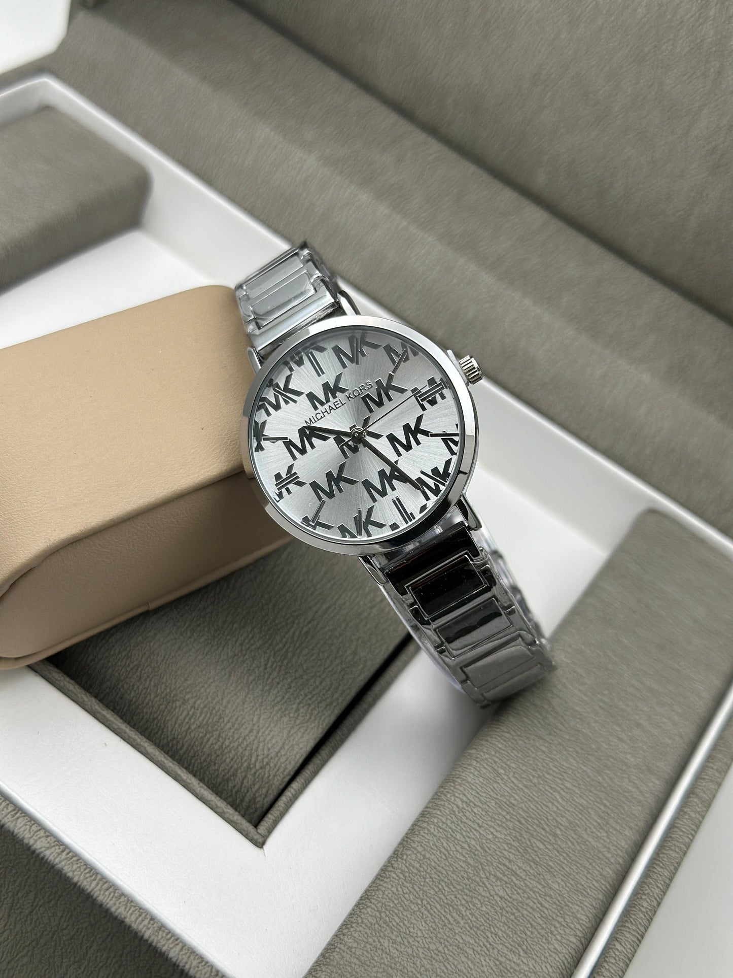 MK Ladies Watch – Stylish & Affordable