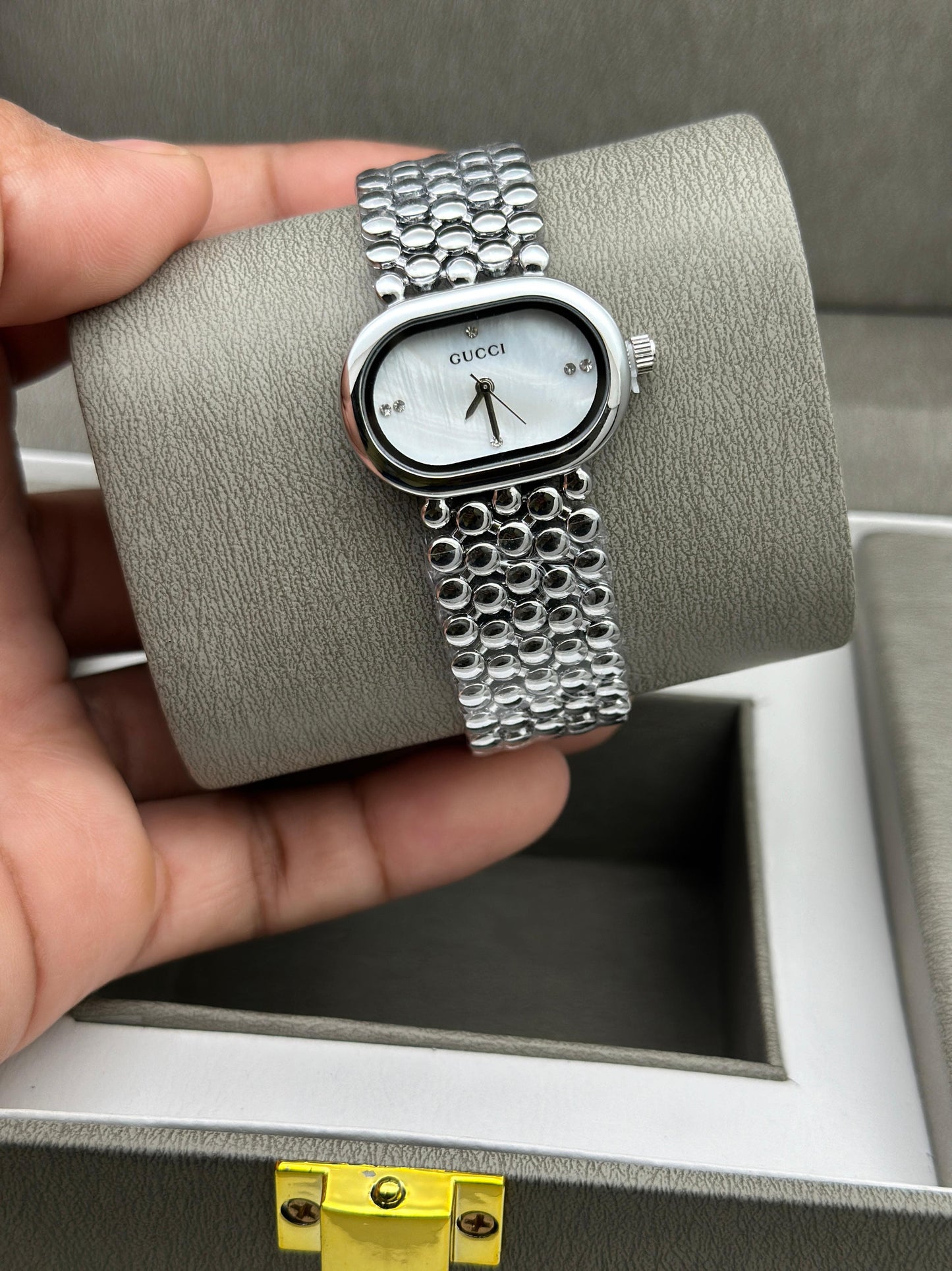Gucci Ladies Watch – Elegant & Affordable